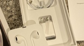 Good
													Apple iPhone Xs Max - Unlocked, Gold, 256 GB, A1921, photo 3 of 8