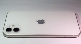 Good
													Apple iPhone 11 - AT&T, White, 64 GB, A2111, photo 4 of 8
