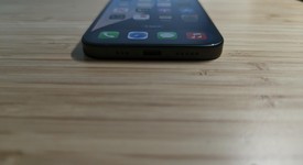 Mint
													Apple iPhone 15 - Unlocked, Black, 128 GB, A2846, photo 3 of 9