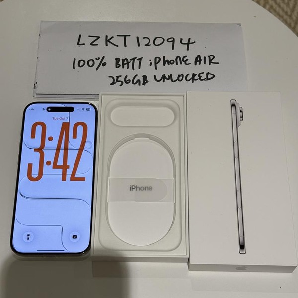 Apple iPhone Air - Unlocked, 256 GB, Cloud White, A3260