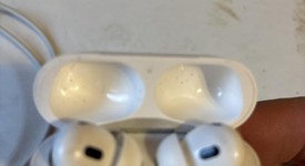 Used
													Apple AirPods Pro 2 - USB-C, photo 2 of 3