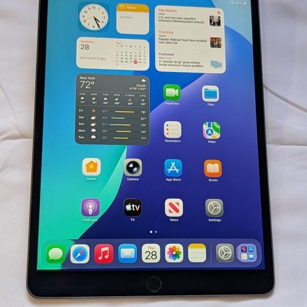 Apple iPad Air (3rd Gen) - Unlocked, 64 GB, Gray