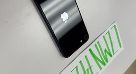 Mint
													Apple iPhone SE 3rd Gen 2022 - Unlocked, Midnight, 64 GB, A2595, photo 5 of 7