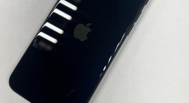 Mint
													Apple iPhone SE 3rd Gen 2022 - Unlocked, Midnight, 64 GB, A2595, photo 3 of 8