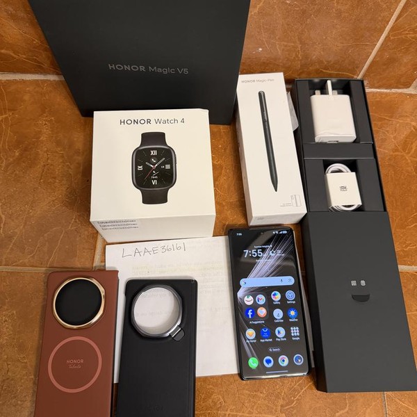 Honor Magic V5 - Unlocked Non-US, Black, 512 GB, 16 GB