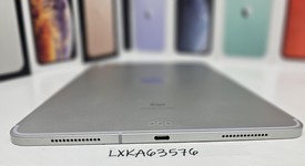 Good
													Apple iPad Pro 11" 2018 - Unlocked, Silver, 64 GB, A2013, photo 2 of 9