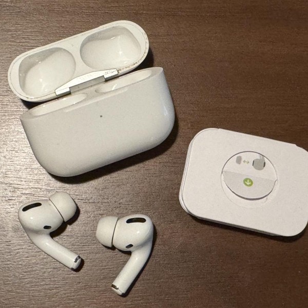 Apple AirPods Pro - Wireless Case