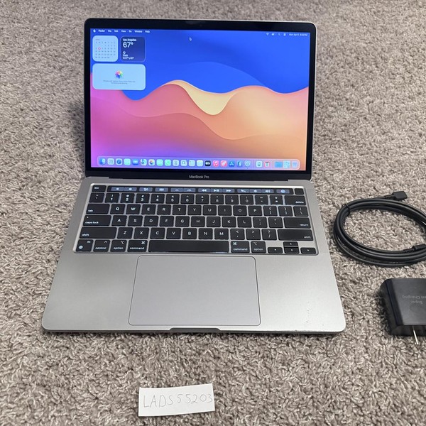 MacBook Pro 2020 - 13 inch - 256 GB, Gray, 8 GB, Apple M1