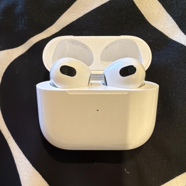 Apple AirPods 3rd Gen - MagSafe Case