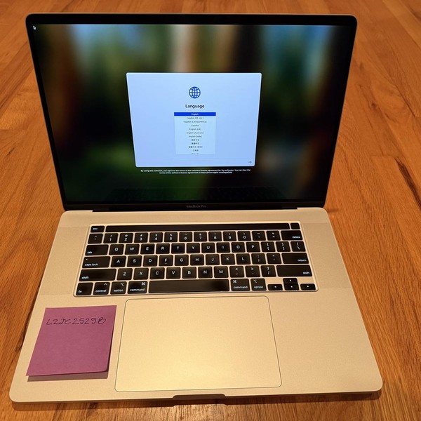 MacBook Pro 2019 - 16 inch - 512 GB, Silver, 16 GB, Intel Core i7