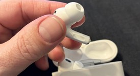 Used
													Apple AirPods Pro 2 - Lightning, photo 2 of 10