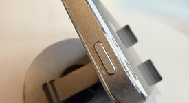 Fair
													Apple iPhone 5 - Unlocked, White, 16 GB, A1428, photo 4 of 7