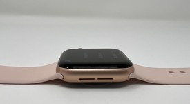 Fair
													Apple Watch Series 4 40mm - Unlocked, Gold, A1975 - Cellular, Aluminum, photo 5 of 6
