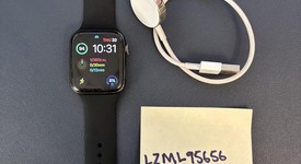Fair
													Apple Watch SE 1st Gen 44mm - Gray, A2352 - GPS, Aluminum, photo 1 of 4