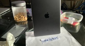 Good
													Apple iPad 7th Gen - Unlocked, Gray, 32 GB, A2200, photo 3 of 12