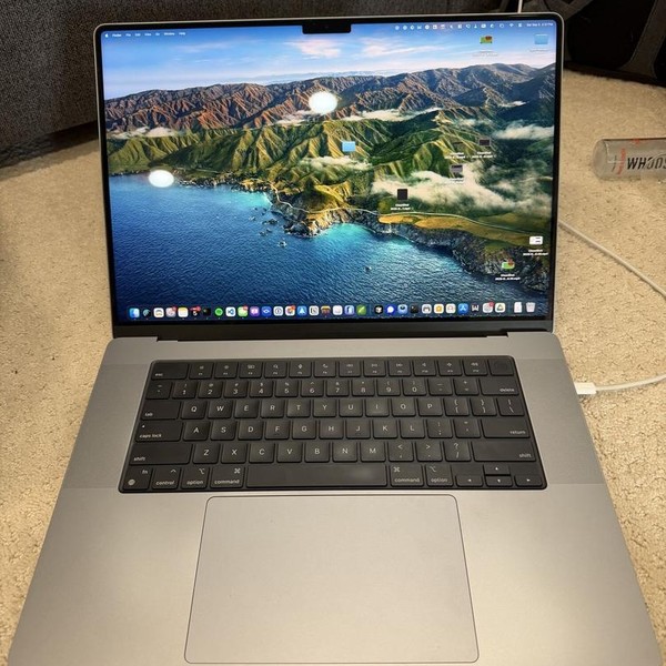 MacBook Pro 2023 - 16 inch - 1 TB, Gray, 32 GB, Apple M2 Max