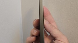 Mint
													Google Pixel 9a - Verizon, Obsidian, 128 GB, 8 GB, photo 5 of 8