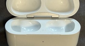 Used
													Apple AirPods Pro 2 - USB-C, photo 4 of 9