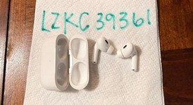 Used
													Apple AirPods Pro 2 - Lightning, photo 2 of 2