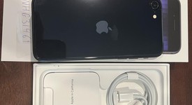 Mint
													Apple iPhone SE 3rd Gen 2022 - Unlocked, Midnight, 64 GB, A2595, photo 4 of 5