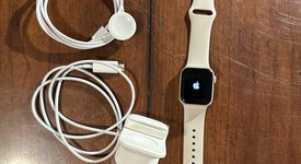 Mint
													Apple Watch SE 2nd Gen 40mm - Silver, A2722 - GPS, Aluminum, photo 2 of 9