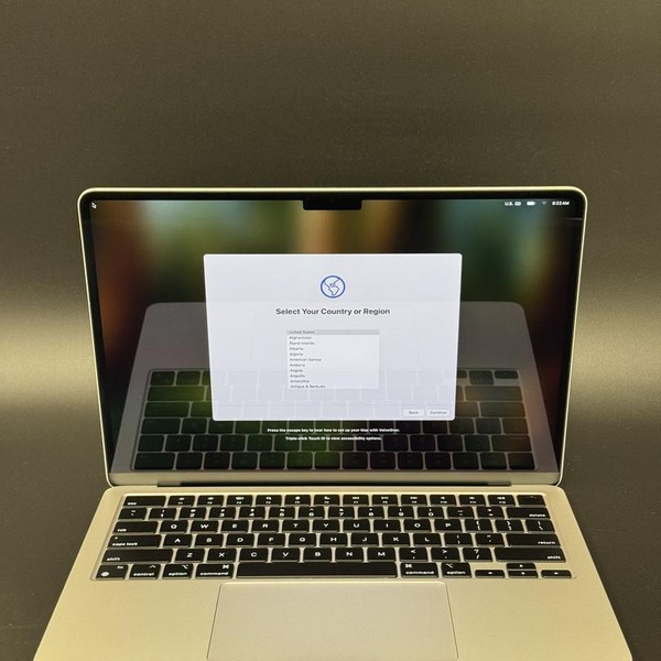 MacBook Air 2022 (M2) - 13 inch - 1 TB, Silver, 8 GB, Apple M2