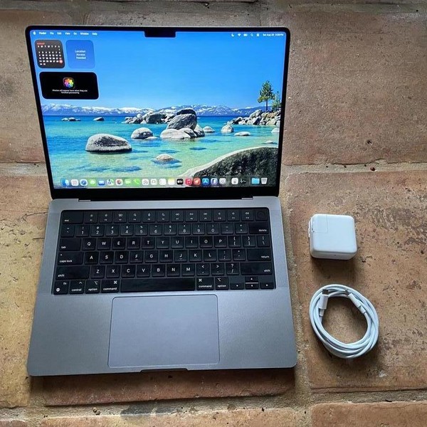 MacBook Pro Late 2023 (M3) - 14 inch - 1 TB, Gray, 16 GB, Apple M3, 10-core GPU