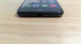 Good
													Apple iPhone SE 3rd Gen 2022 - Unlocked, Midnight, 128 GB, A2595, photo 3 of 14