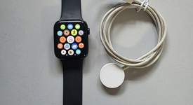 Good
													Apple Watch SE 2nd Gen 44mm - Unlocked, Midnight, A2727 - Cellular, Aluminum, photo 4 of 4