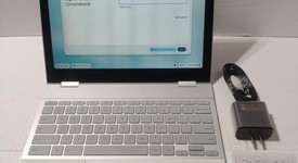 Good
													Google Pixelbook - I5, Silver, 128 GB, 8 GB, photo 1 of 10