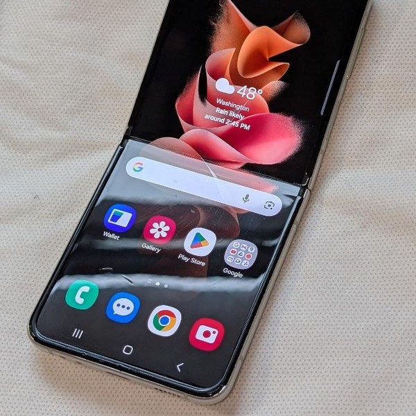 Samsung Galaxy Z Flip3 5G - AT&T, 128 GB, Cream, 8 GB, SM-F711U