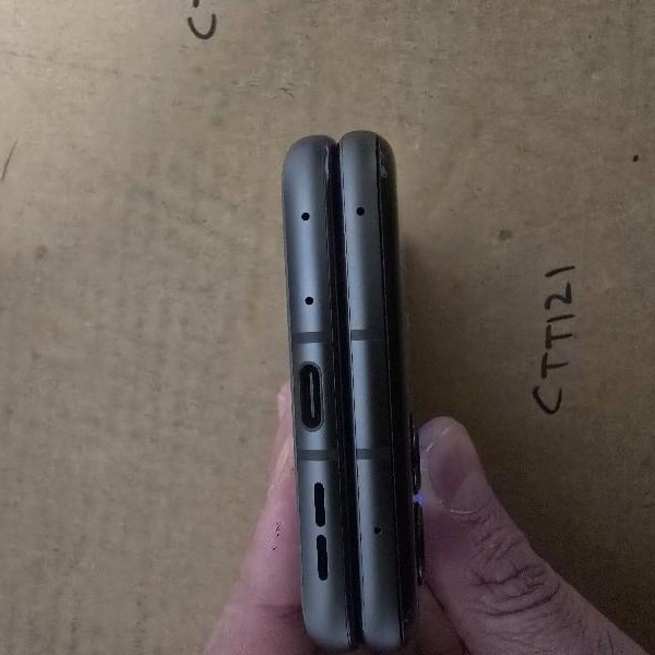 Motorola Razr (2024) - Unlocked, Gray, 256 GB, 8 GB