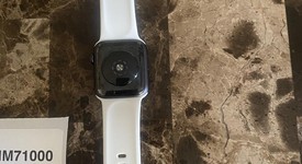 Good
													Apple Watch SE 1st Gen 40mm - Gray, A2351 - GPS, Aluminum, photo 3 of 6