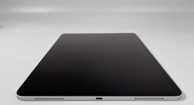 Good
													Apple iPad Pro 12.9" 4th Gen 2020 - Unlocked, Silver, 512 GB, A2069, photo 5 of 8