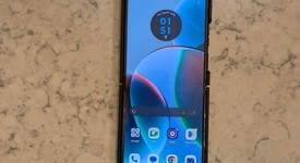 Good
													Motorola Razr (2023) - Unlocked, Sage, 128 GB, 8 GB, photo 1 of 9