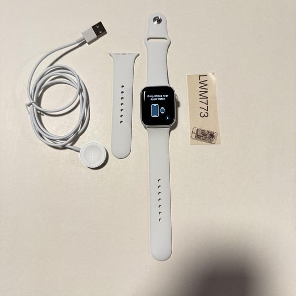 Apple Watch Series 5 44mm - Silver, A2093 - GPS, Aluminum
