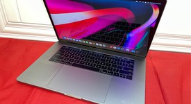 Good
													MacBook Pro 2017 (With Touch Bar) - 15" - I7, Gray, 256 GB, 16 GB, photo 4 of 9