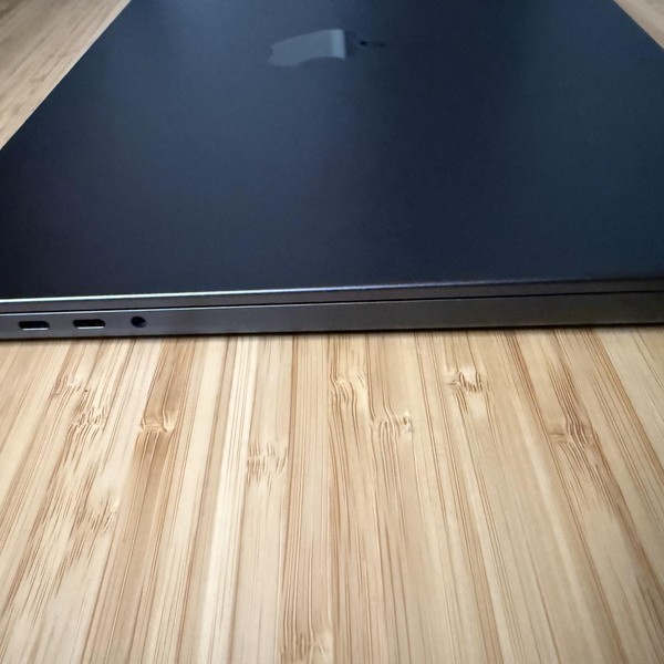 MacBook Pro 2025 - 14 inch - 1 TB, Space Black, 24 GB, Apple M5