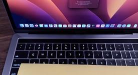 Good
													MacBook Pro 2017 (With Touch Bar) - 13" - I7, Gray, 256 GB, 16 GB, photo 1 of 9