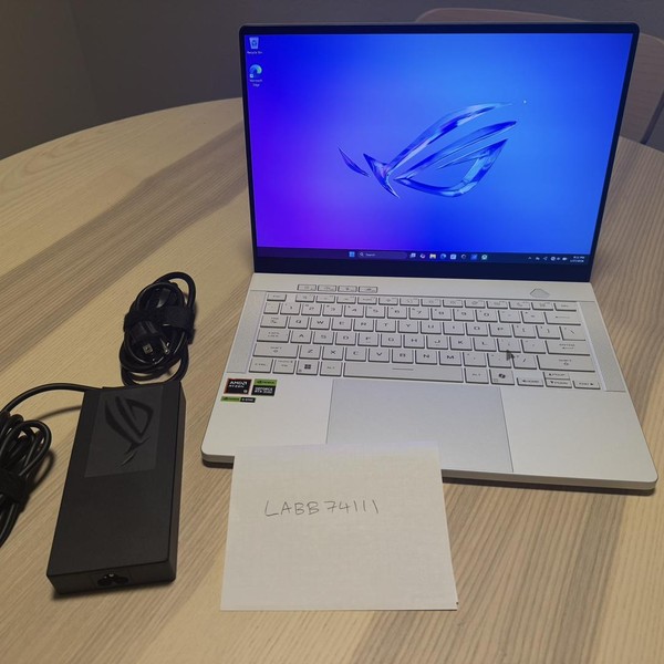 Asus ROG Zephyrus G14 (2025)  GA403 - AMD Ryzen AI 9, White, 1 TB, 32 GB