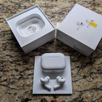 Used Apple AirPods Pro 2 - USB-C