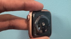 Good
													Apple Watch Series 4 40mm - Unlocked, Gold, A1975 - Cellular, Aluminum, photo 2 of 6