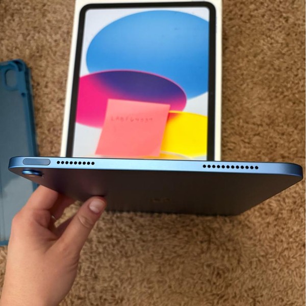 Apple iPad 10th Gen - Wi-Fi, 64 GB, Blue, A2696
