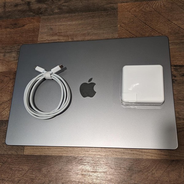 MacBook Pro 2021 - 16 inch - 1 TB, Gray, 64 GB, Apple M1 Max