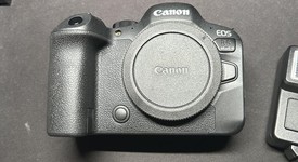 Mint
													Canon EOS R6 Mark II, photo 5 of 16