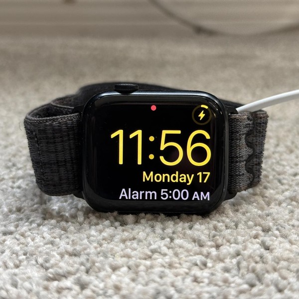 Apple Watch Series 8 45mm - Midnight, A2771 - GPS, Aluminum