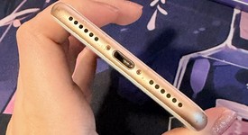 Good
													Apple iPhone 8 - Unlocked, Gold, 64 GB, A1863, photo 4 of 7