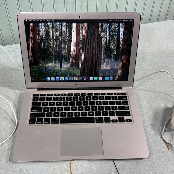 MacBook Air 2015 - 11 inch - 128 GB, Silver, 4 GB