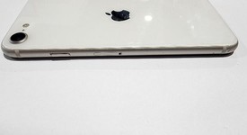 Fair
													Apple iPhone SE 3rd Gen 2022 - Unlocked, Starlight, 64 GB, A2595, photo 5 of 9