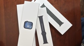 Good
													Apple Watch Series 9 45mm - Unlocked, Midnight, A2984 - Cellular, Aluminum, photo 2 of 12